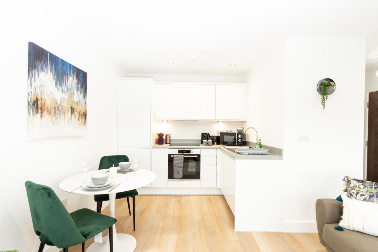 Stylish Studio Apt Overlooking Old Trafford Manchester Buitenkant foto
