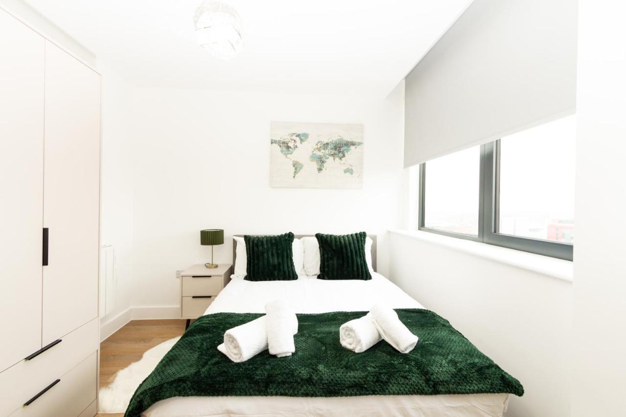 Stylish Studio Apt Overlooking Old Trafford Manchester Buitenkant foto